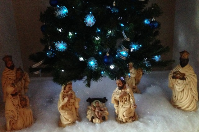 2013-12-14 07-49-30 Pre Christmas Decor.jpg